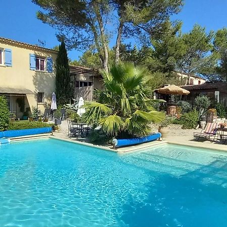 Bed and Breakfast Les Coronilles Beaucaire  Esterno foto