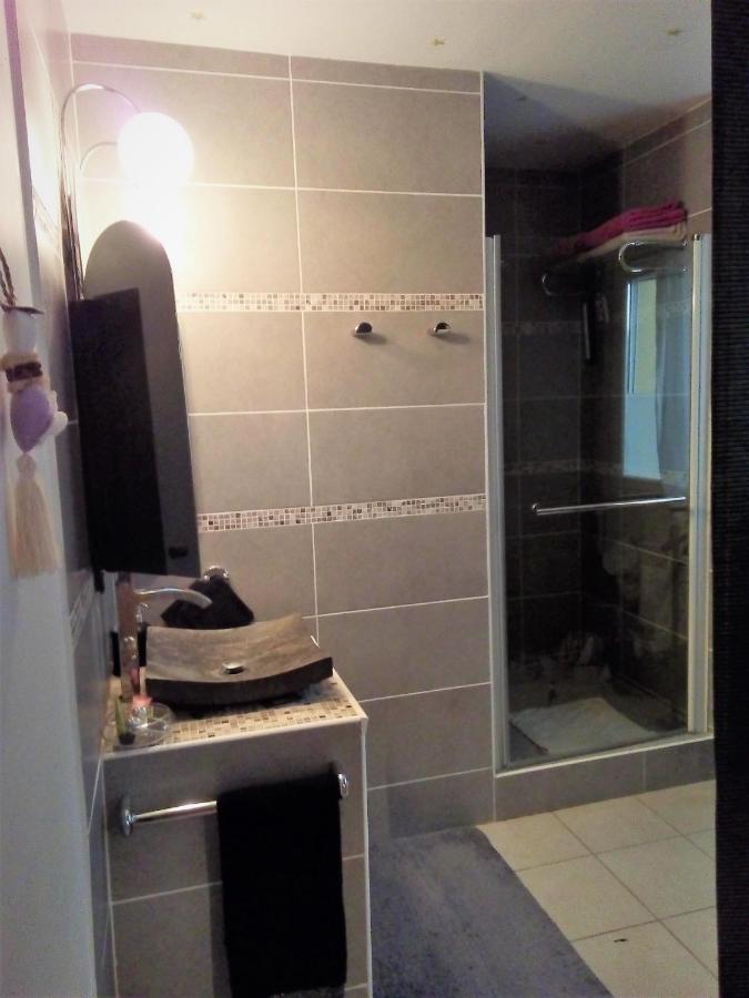 Bed and Breakfast Les Coronilles Beaucaire  Esterno foto