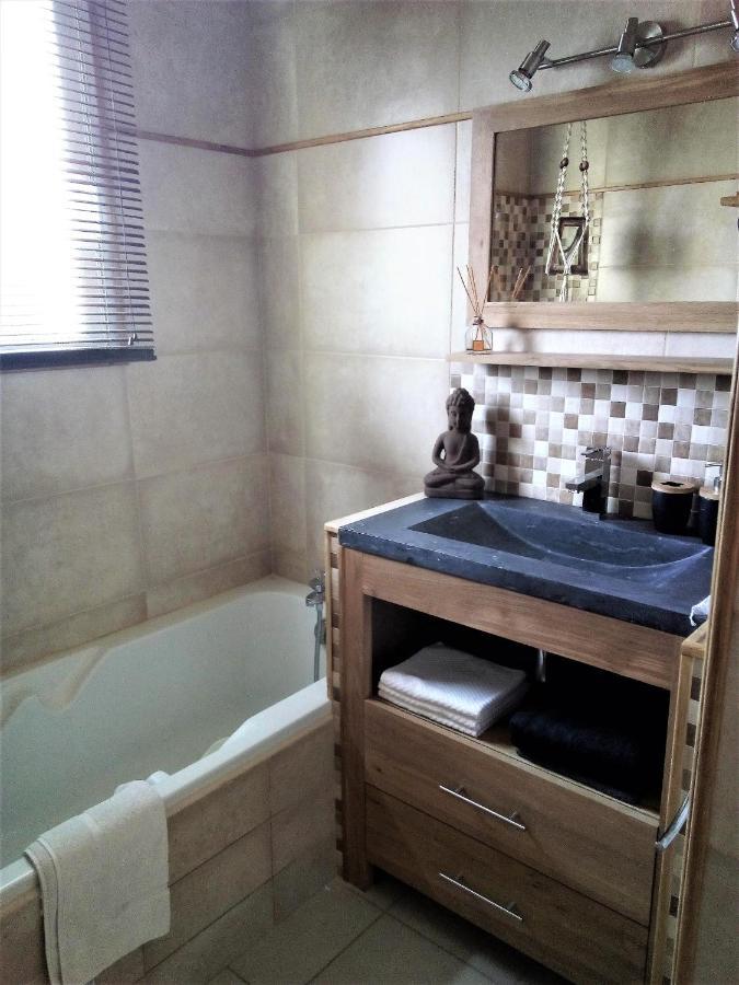 Bed and Breakfast Les Coronilles Beaucaire  Esterno foto