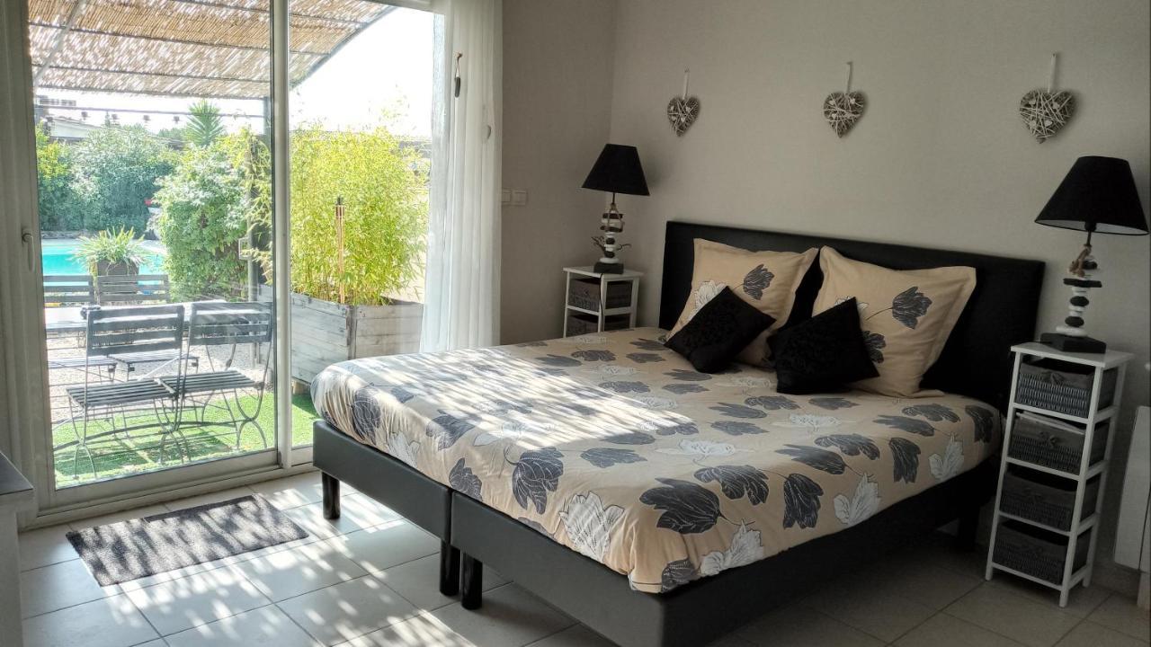 Bed and Breakfast Les Coronilles Beaucaire  Esterno foto