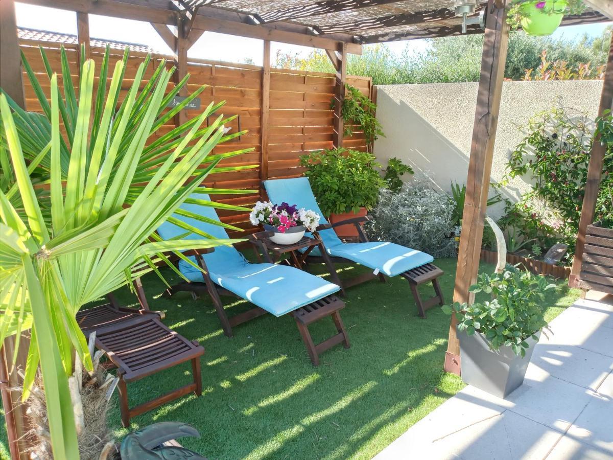 Bed and Breakfast Les Coronilles Beaucaire  Esterno foto