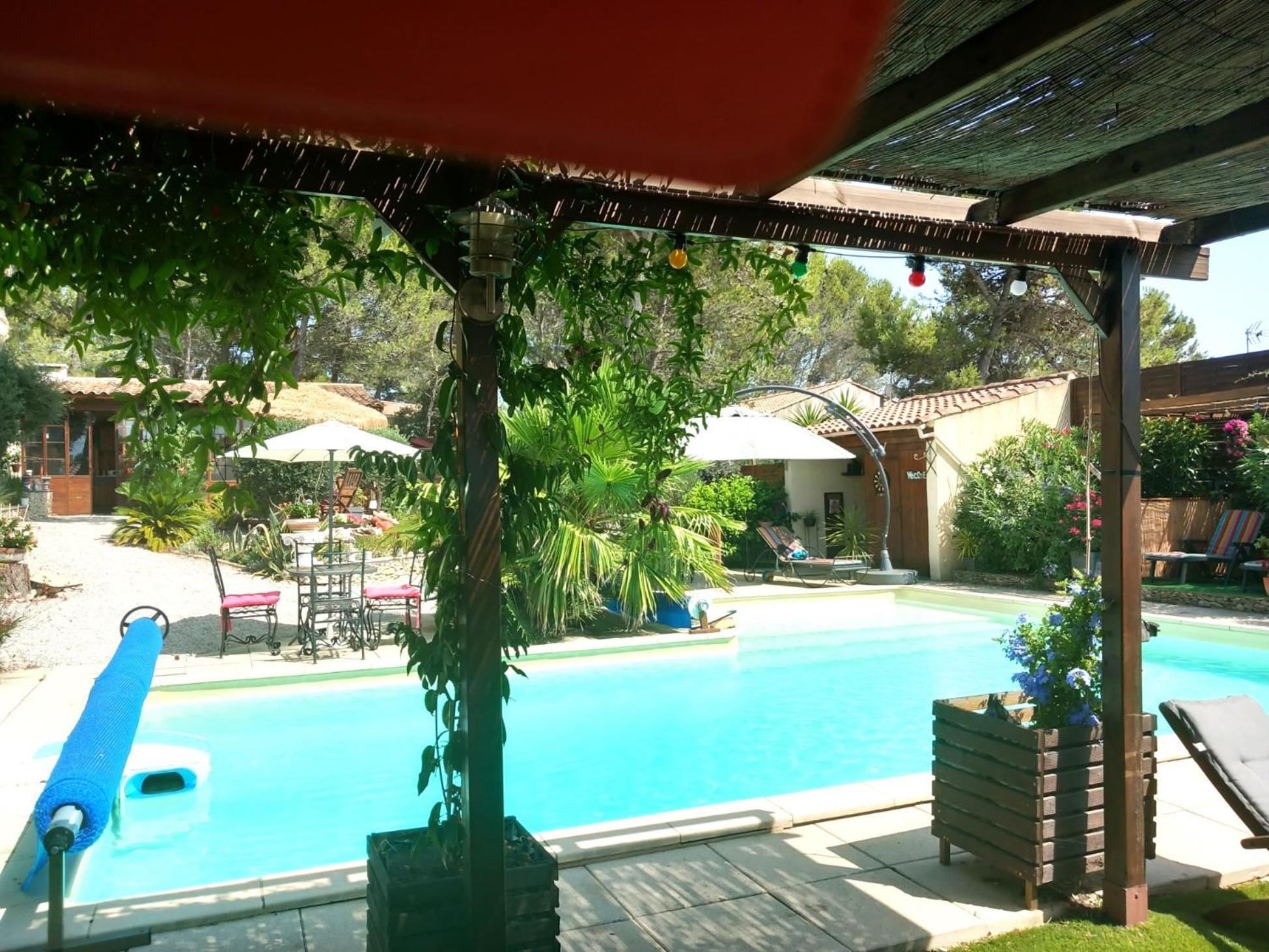 Bed and Breakfast Les Coronilles Beaucaire  Esterno foto